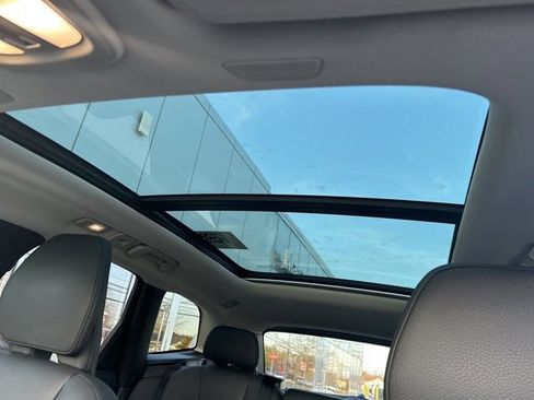 Certified 2025 Volvo XC60 B5 Plus w/ Climate Package image 27