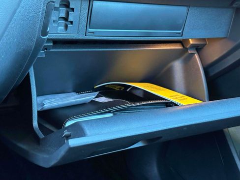 Used 2021 Volkswagen Tiguan SE w/ Panoramic Sunroof Package image 34