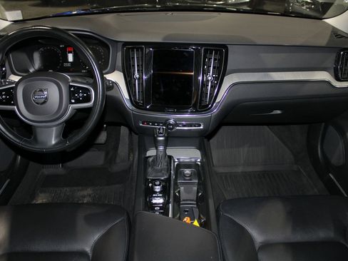 Used 2021 Volvo V60 T5 Cross Country w/ Climate Package image 35