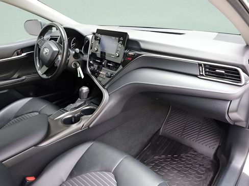 Certified 2023 Toyota Camry SE FWD image 28