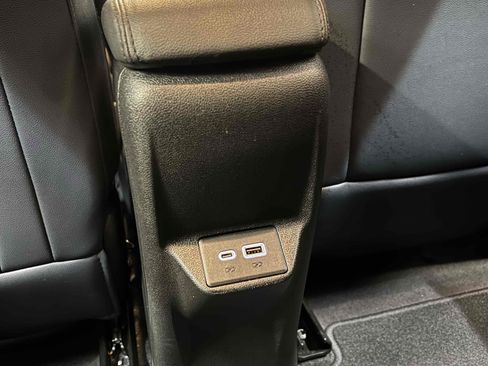 Used 2022 Chevrolet Bolt EUV LT w/ Convenience Package FWD image 42