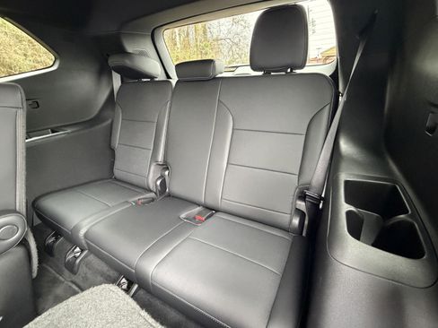 Used 2025 Buick Enclave Preferred image 18