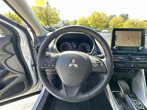Used 2023 Mitsubishi Eclipse Cross SE image 14