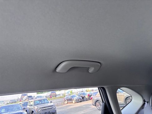 Used 2025 Kia Seltos S AWD/4WD image 29