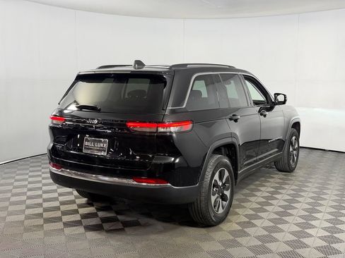 Used 2023 Jeep Grand Cherokee 4WD 4xe w/ Luxury Tech Group II image 6