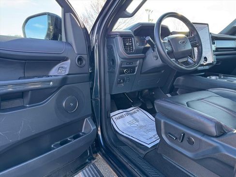 Used 2024 Ford Expedition Limited image 15