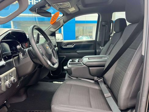 Used 2024 Chevrolet Silverado 1500 LT AWD/4WD image 17