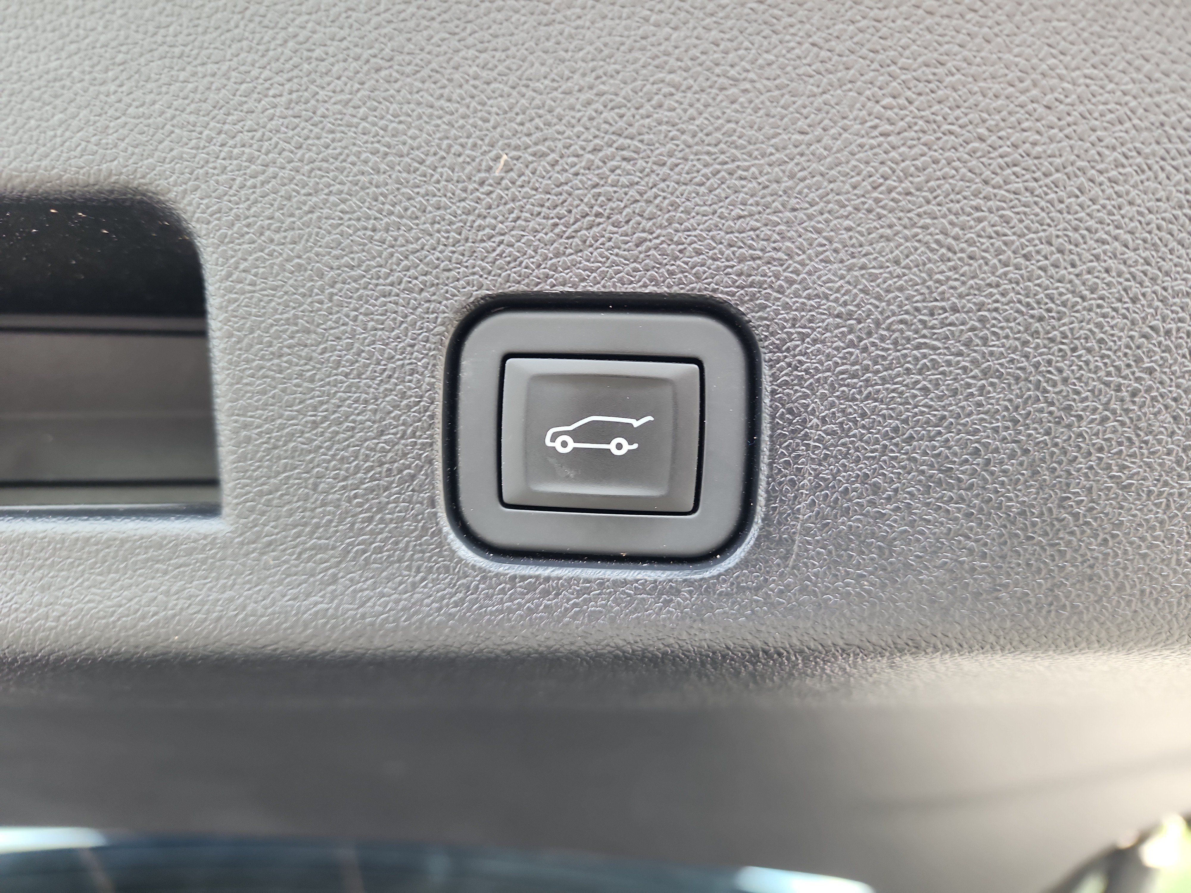 Certified 2024 Chevrolet Traverse LT w/ Trailering Package AWD/4WD image 30