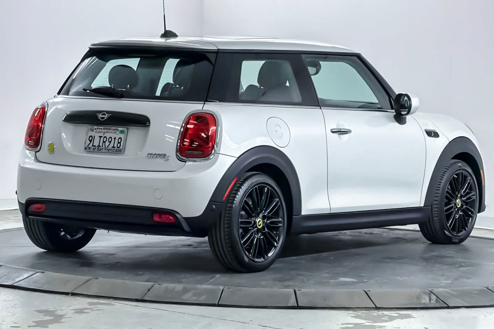 Used 2024 MINI Cooper SE FWD image 2