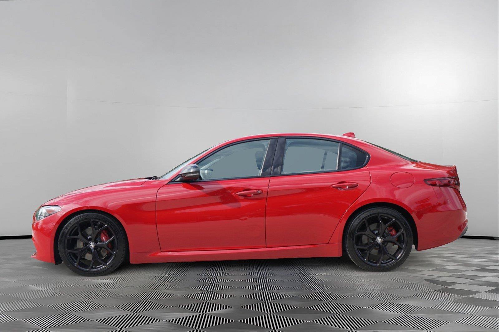 Used 2020 Alfa Romeo Giulia w/ Nero Edizione RWD image 7