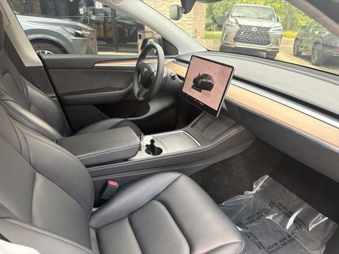 Used 2023 Tesla Model Y Long Range AWD/4WD image 25