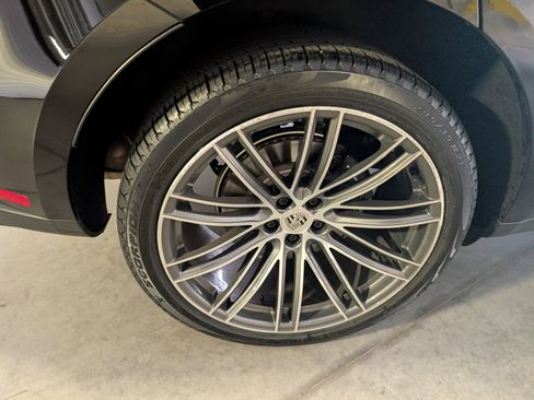 Used 2025 Porsche Macan image 17