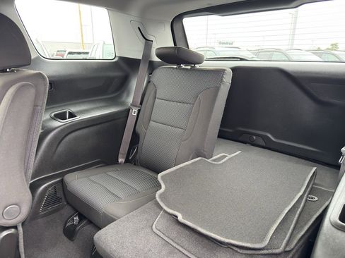 Used 2023 GMC Acadia SLE w/ Driver Convenience Package image 35