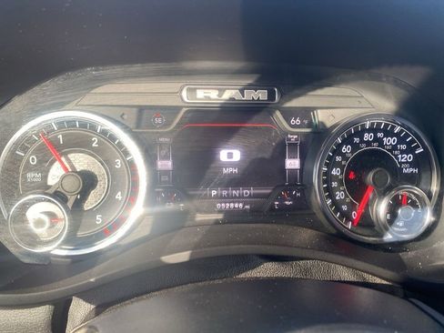 Used 2022 RAM 2500 Laramie w/ Safety Group B image 10