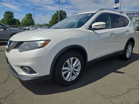 Used 2016 Nissan Rogue SV w/ SV Moonroof Package AWD/4WD image 3