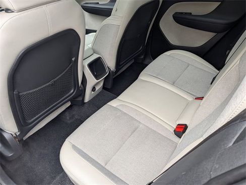 Used 2020 Volvo XC40 T4 Momentum image 25