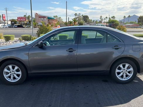 Used 2011 Toyota Camry LE w/ LE Extra-Value Pkg FWD image 2