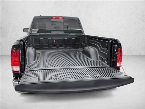 Used 2018 RAM 1500 Classic SLT image 7