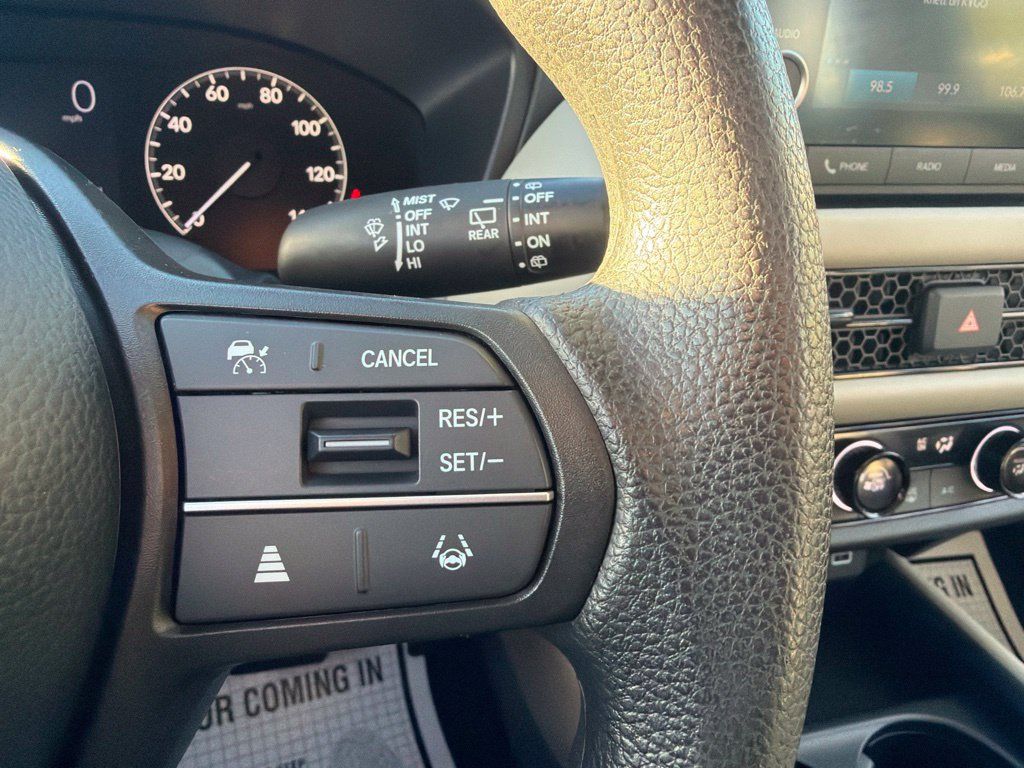 Used 2024 Honda HR-V LX image 30