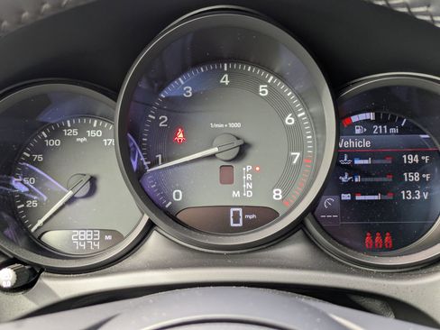 Certified 2025 Porsche Macan image 17