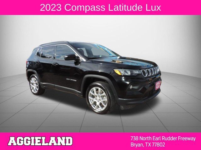 Used 2023 Jeep Compass Latitude AWD/4WD image 1