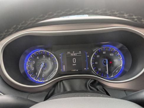 Used 2023 Chrysler Voyager LX FWD image 19