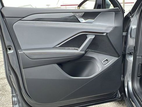 New 2026 Volkswagen Tiguan SE image 18