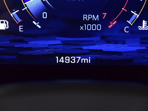 Used 2025 Chevrolet Tahoe RST w/ RST Performance Edition AWD/4WD image 17