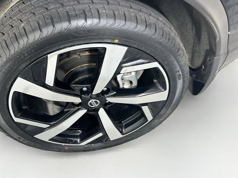 Used 2021 Nissan Rogue Sport SL w/ Premium Package image 11