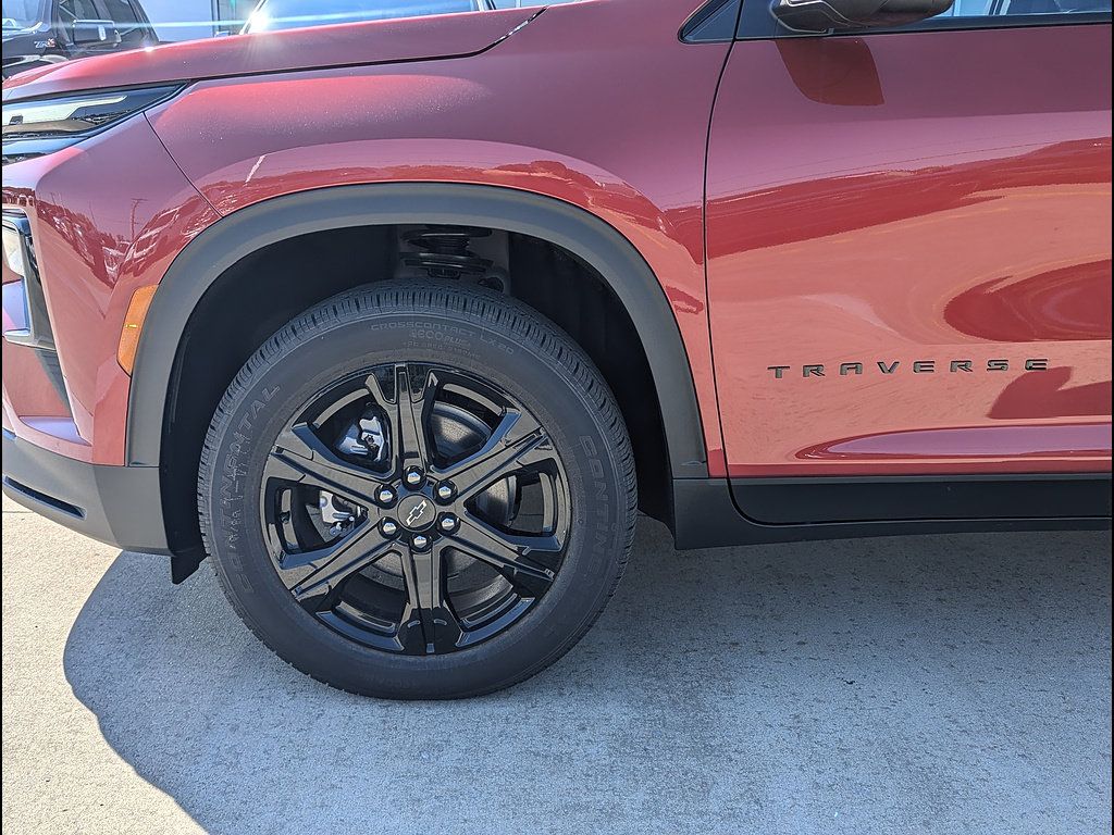 New 2027 Chevrolet Traverse LT w/ Midnight/Sport Edition FWD image 10