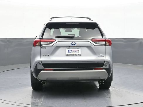Used 2024 Toyota RAV4 SE AWD/4WD image 10