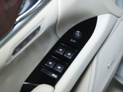 Used 2014 Cadillac XTS Luxury w/ Driver Awareness Package image 18