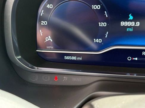 Used 2023 Chevrolet Tahoe Z71 w/ Luxury Package AWD/4WD image 4