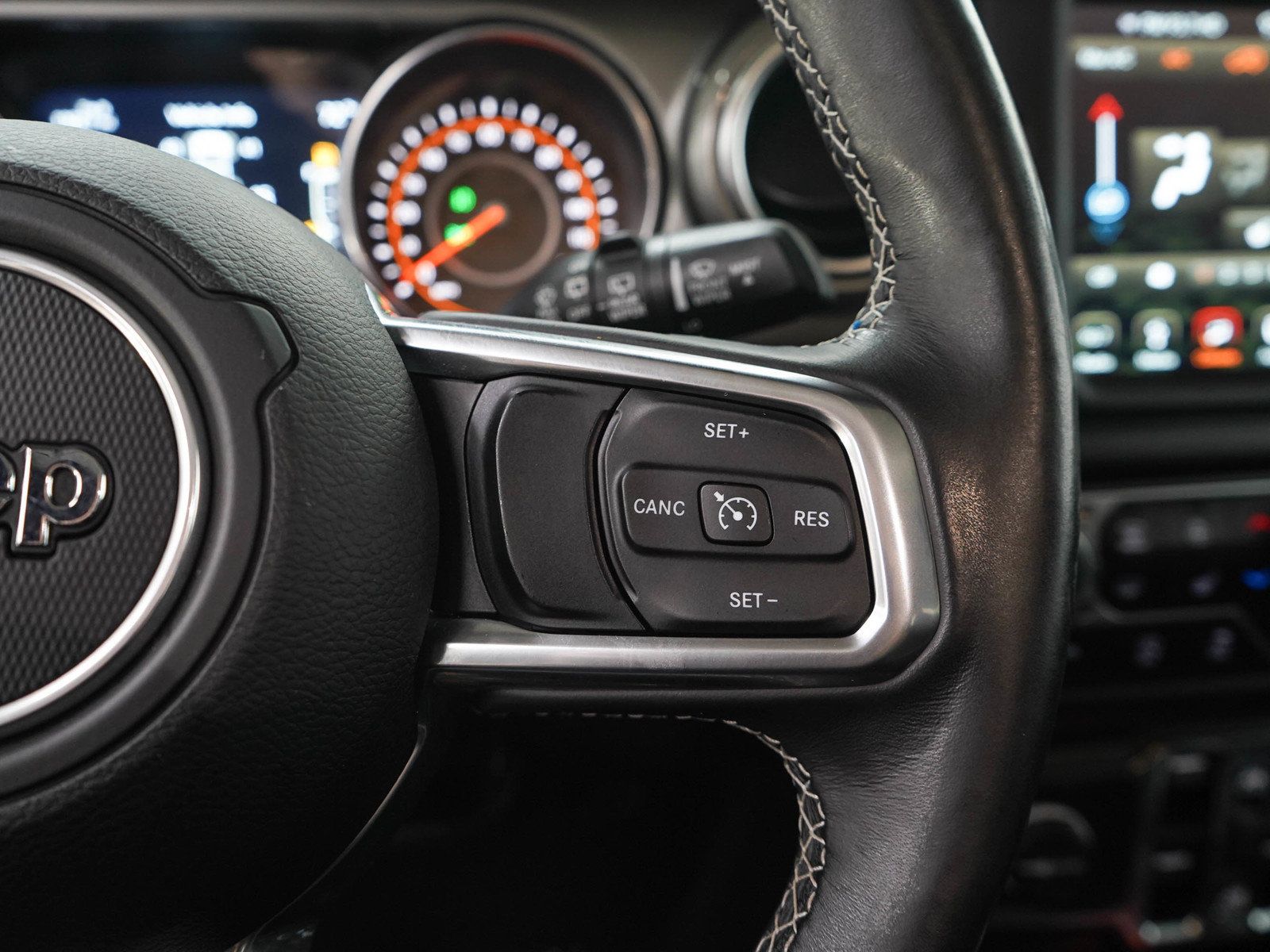 Used 2019 Jeep Wrangler Unlimited Sahara w/ Uconnect 4C Nav & Sound Group AWD/4WD image 25