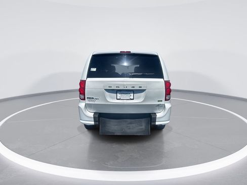 Used 2018 Dodge Grand Caravan SE FWD image 7