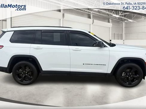 Used 2023 Jeep Grand Cherokee L Laredo AWD/4WD image 2