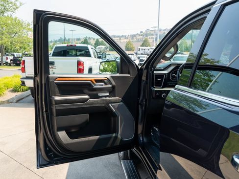 Used 2022 GMC Sierra 1500 Denali w/ Denali Reserve Package AWD/4WD image 18