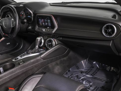 Used 2018 Chevrolet Camaro SS image 40