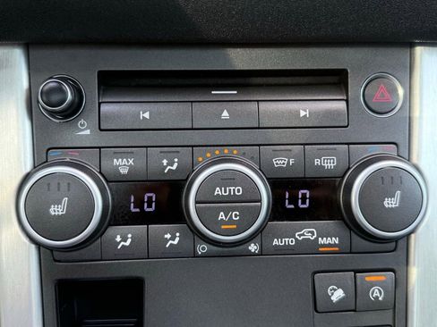 Used 2017 Land Rover Range Rover Evoque SE Premium image 49