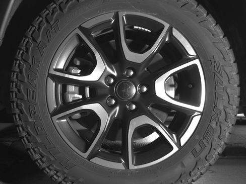 Used 2025 Jeep Compass Trailhawk image 12