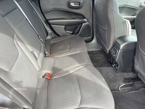 Used 2018 Jeep Compass Sport w/ Tech Group image 19