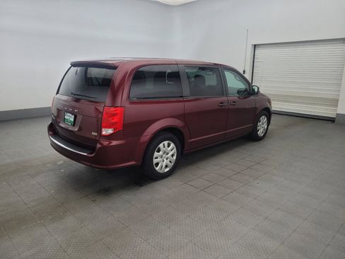 Used 2019 Dodge Grand Caravan SE FWD image 10