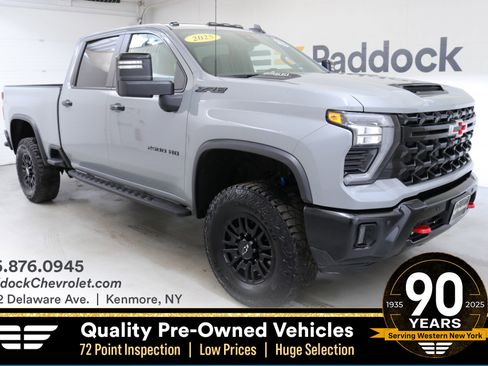 Used 2025 Chevrolet Silverado 2500 ZR2 w/ Technology Package image 1