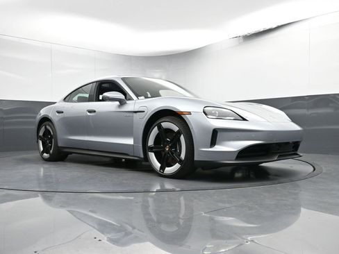 Certified 2025 Porsche Taycan image 29