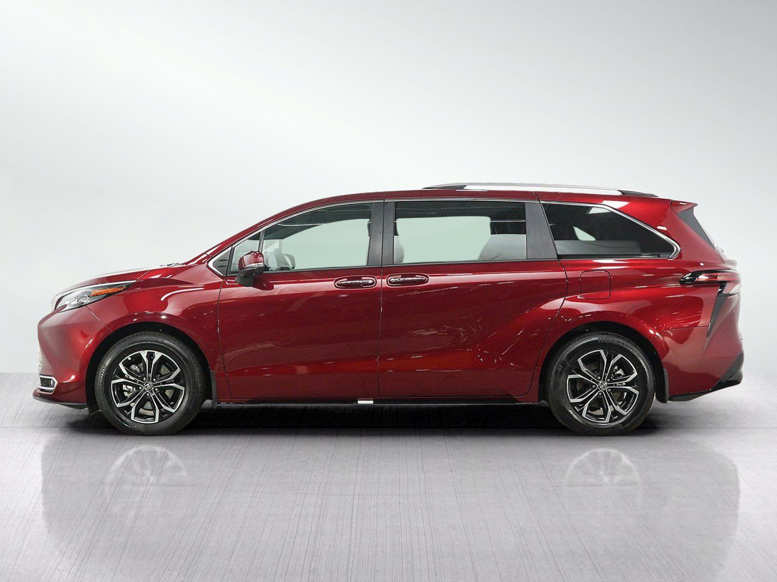 Used 2026 Toyota Sienna Platinum AWD/4WD image 2