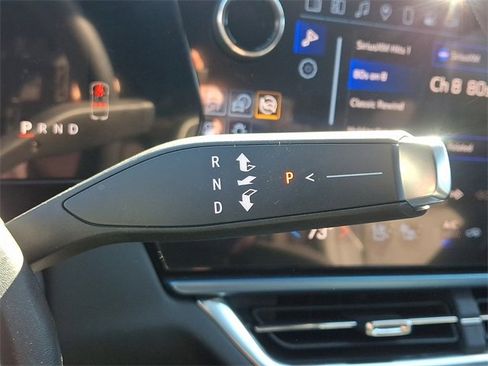 Used 2024 Chevrolet Equinox EV LT image 14