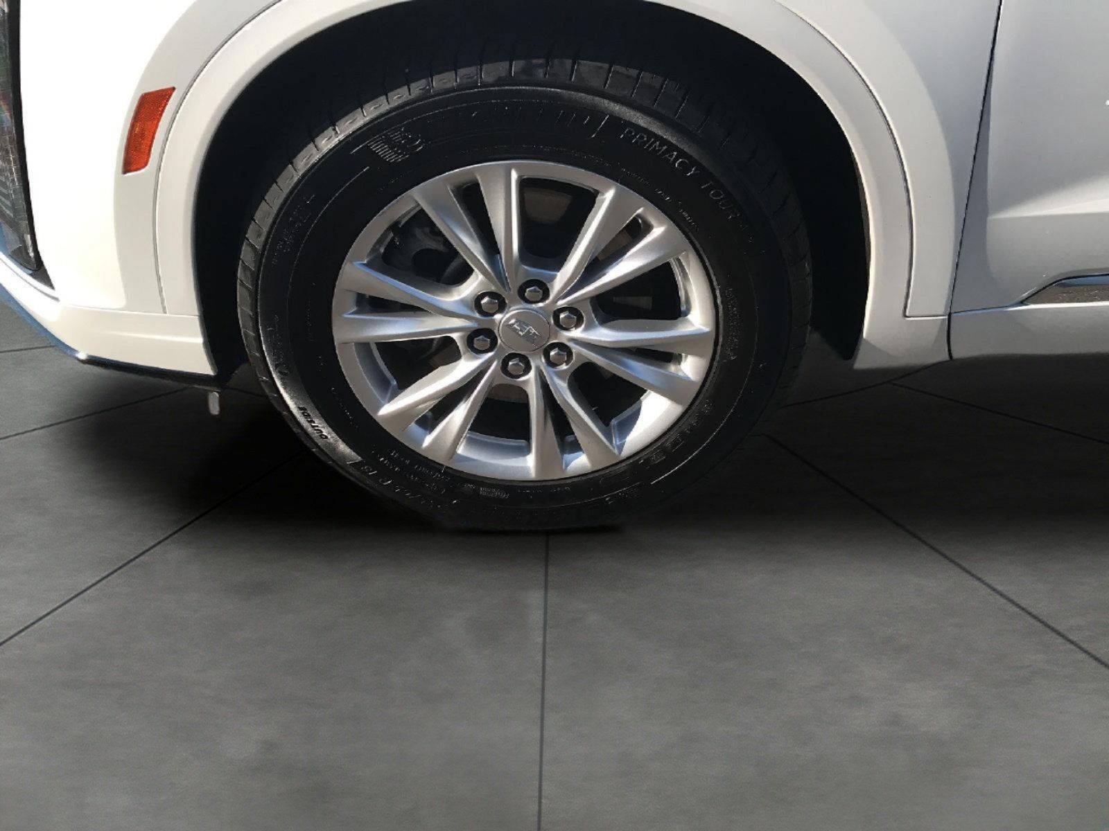 Certified 2024 Cadillac XT6 Luxury w/ LPO, Floor Liner Package AWD/4WD image 3