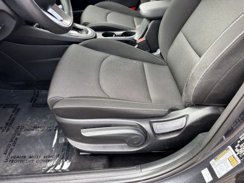 Certified 2023 Kia Forte LXS FWD image 18