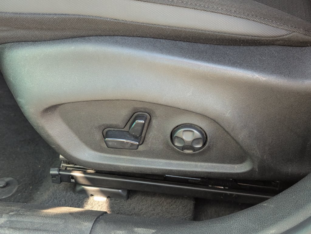 Used 2020 Jeep Renegade Altitude FWD image 16