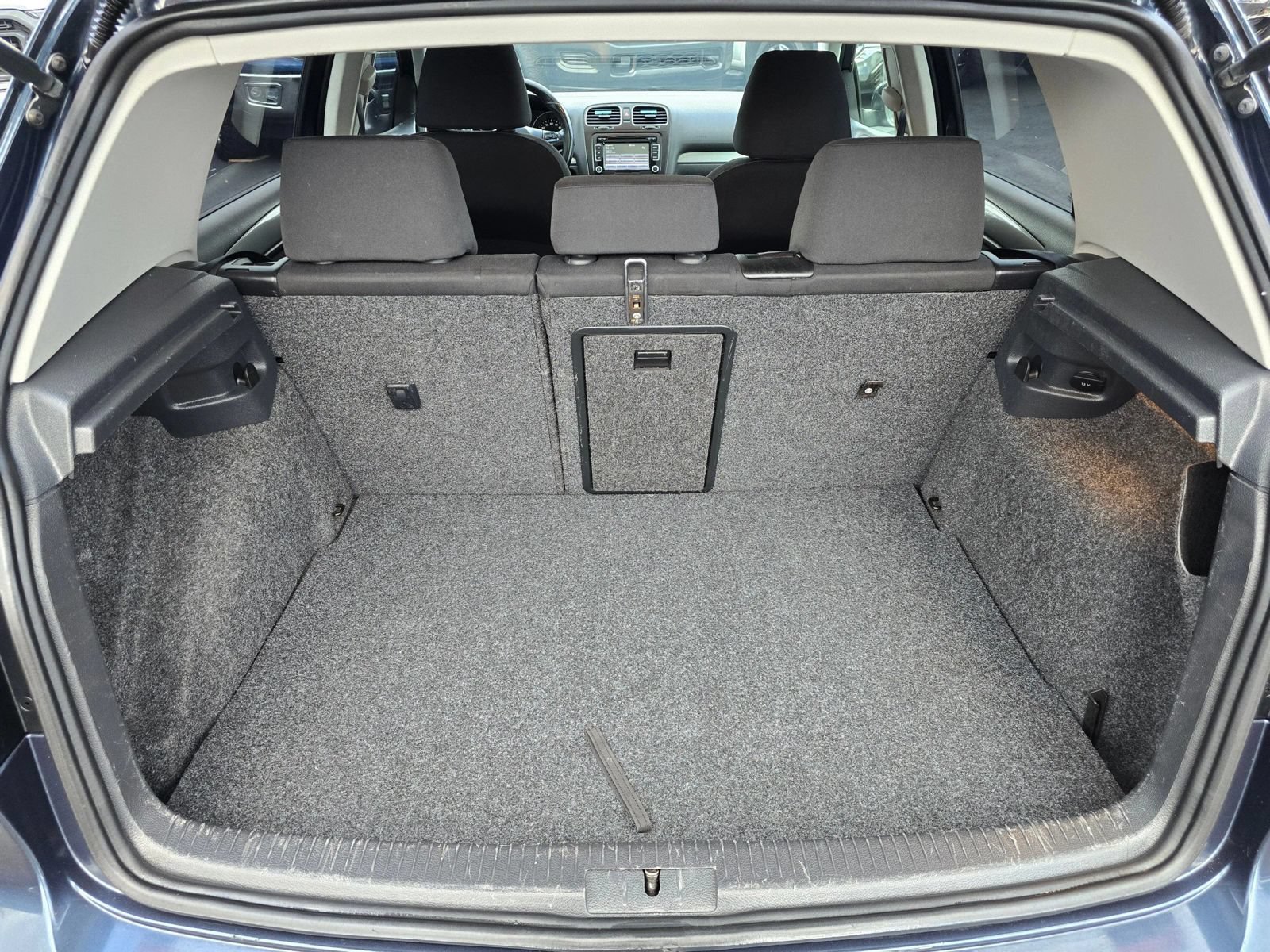 Used 2014 Volkswagen Golf 4-Door FWD image 16